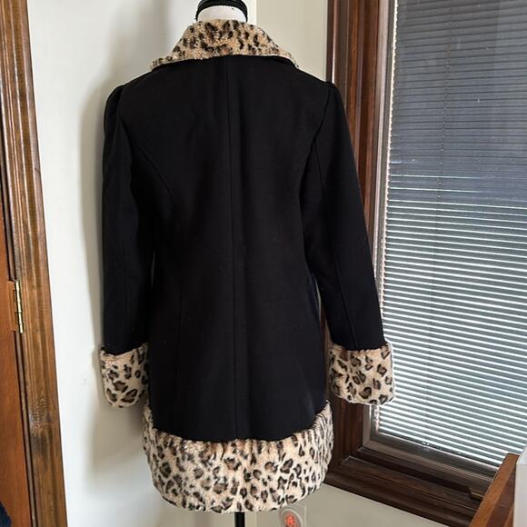 International Details | Faux Animal Print Fur Lined Coat Size M - Picture 5 of 10